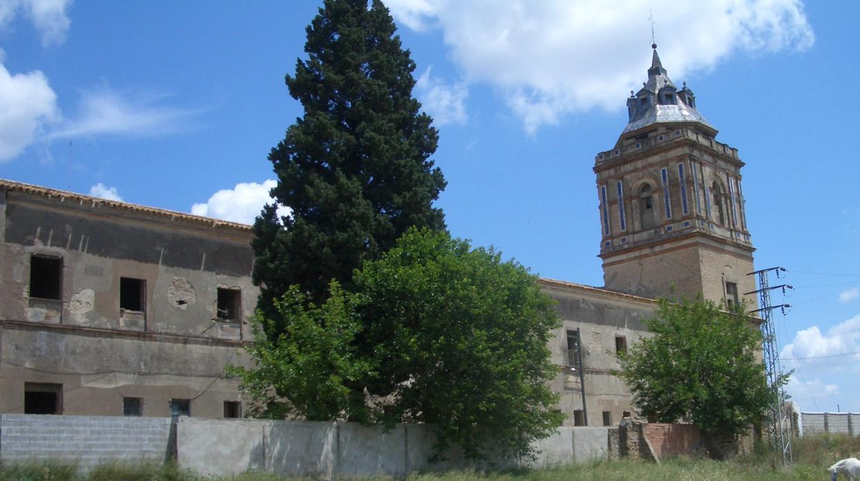El deterioro del monasterio es más que evidente desde el exterior