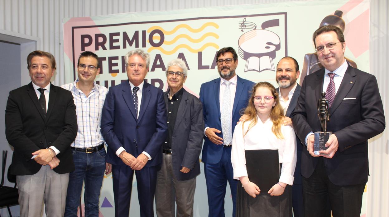 Antonio Cerdera del Castillo, presidente de Caja Rural de Utrera, recogió el galardón