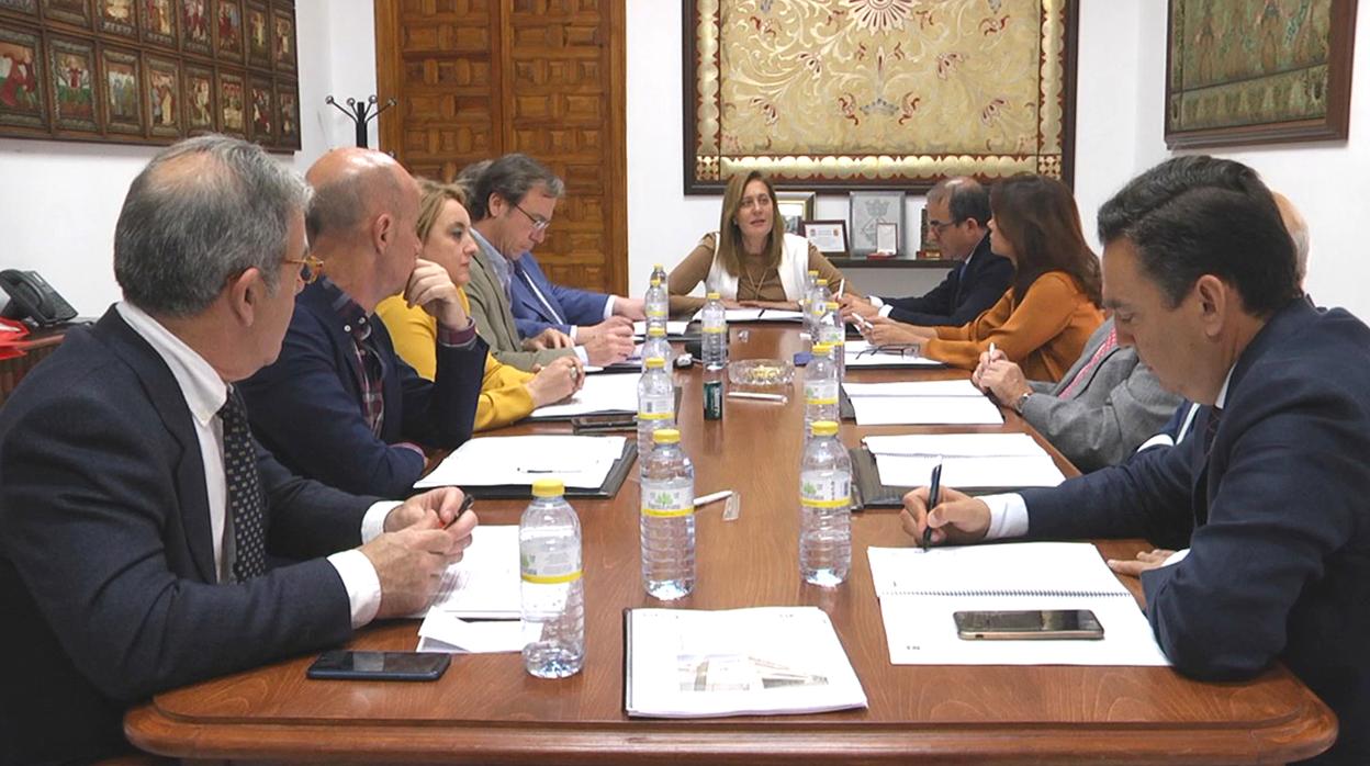 Reunión del Patronato de la Escuela Universitaria donde se informó de la implantación del nuevo grado