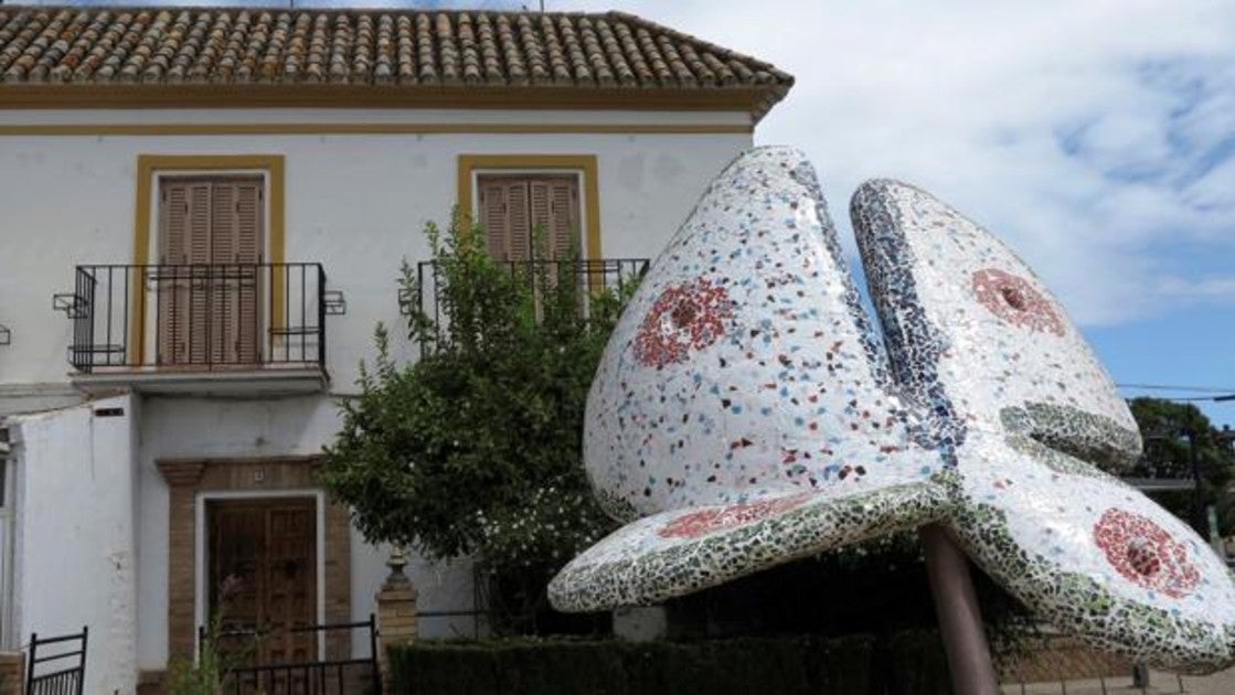 Vivienda de la Plaza Duque De Alba de la localidad Sevillana de Gelves, en la que un hombre de 42 años presuntamente apuñaló a su pareja
