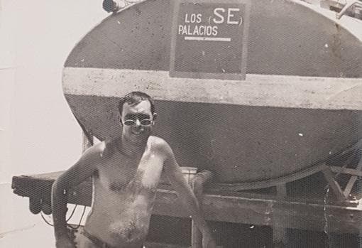 Manuel, durante una jornada de trabajo a principio de los años 70