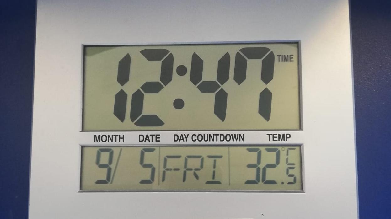 Un termómetro marca 32,5 grados este pasado jueves 5 septiembre al mediodía