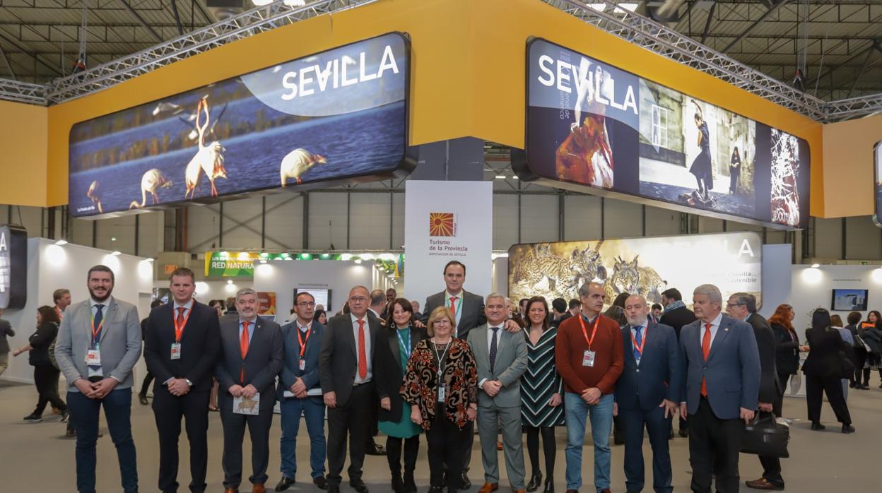 Algunos de los alcaldes de la provincia en la presentación de sus respectivas campañas en Fitur