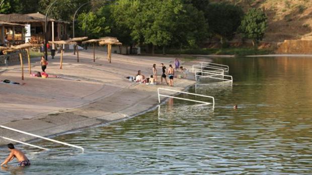 Sevilla se queda sin su playa este verano por primera vez en 43 años: no se abre la de San Nicolás del Puerto
