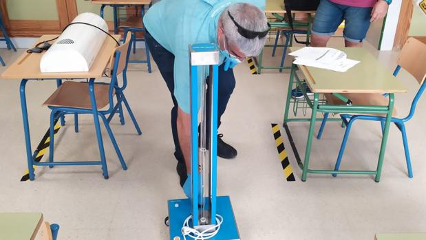 El Rubio usa un sistema de rayos ultravioleta pionero en España para acabar con todos los virus en el colegio