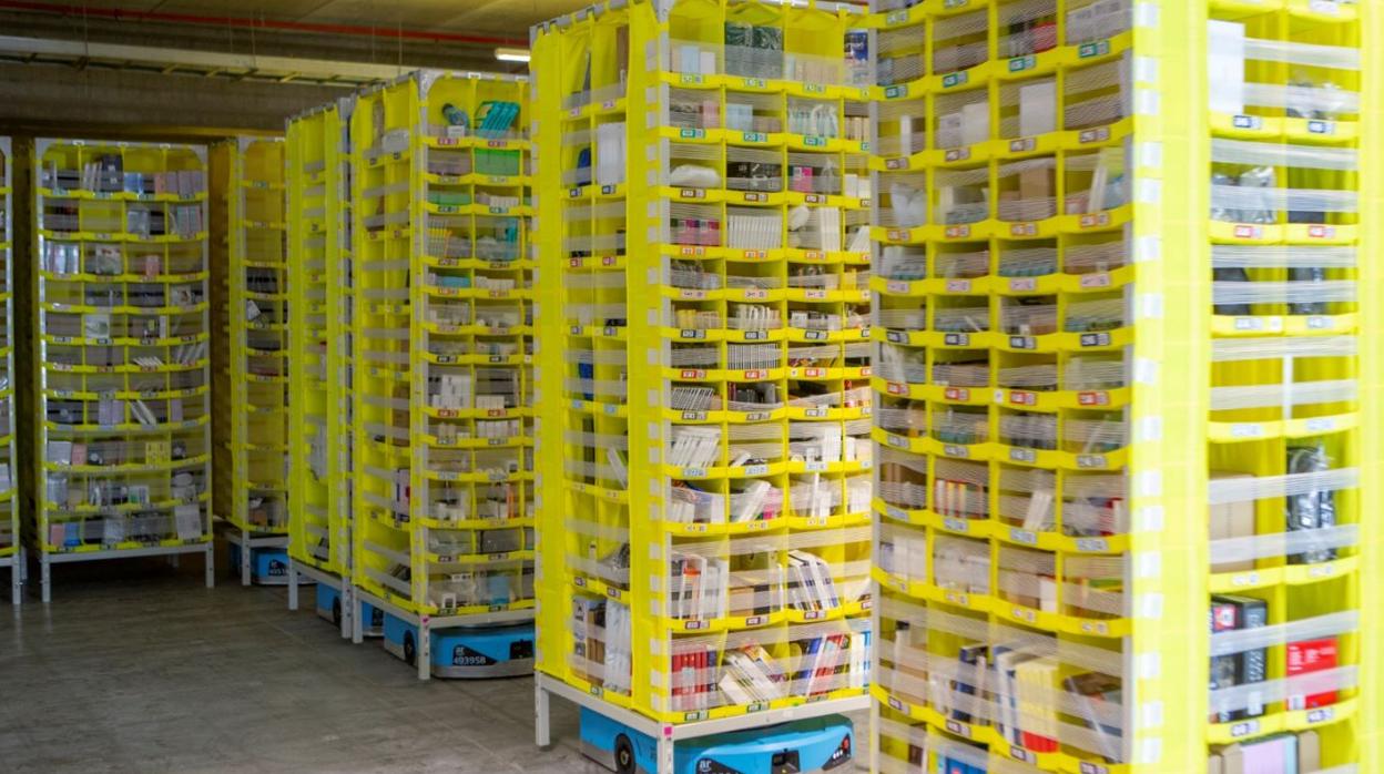 Robots en el centro logístico de Amazon en Dos Hermanas
