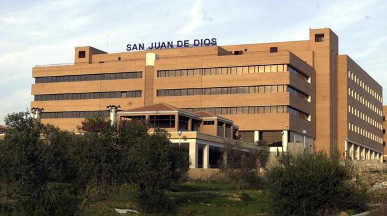 La ladrona le robó a varias trabajadoras del hospital San Juan de Dios de Bormujos