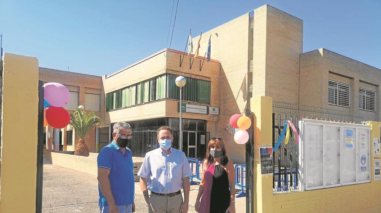 El alcalde de Valencina, Antonio Manuel Suárez, y la edil tránsfuga, Susana Martín