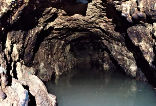 Descubren una nueva mina de agua bajo la sede de la Universidad Pablo de Olavide en Carmona