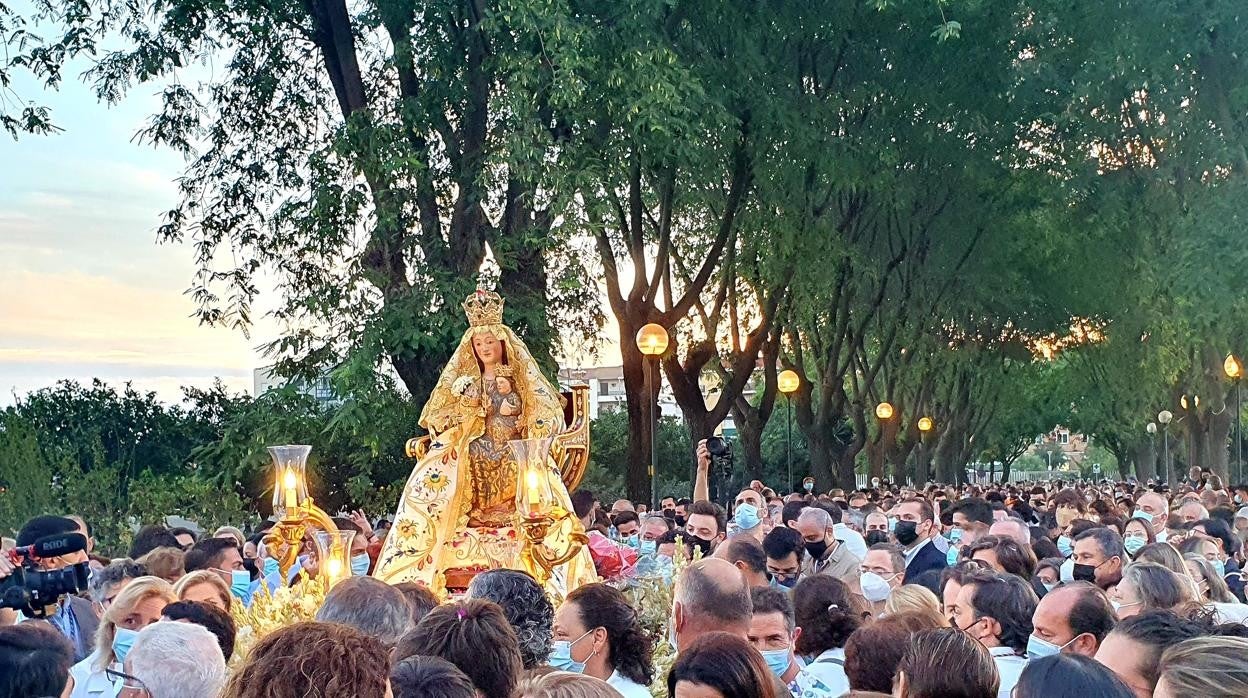 Virgen de Valme ha visitado por primera vez el Hospital que lleva su nombre