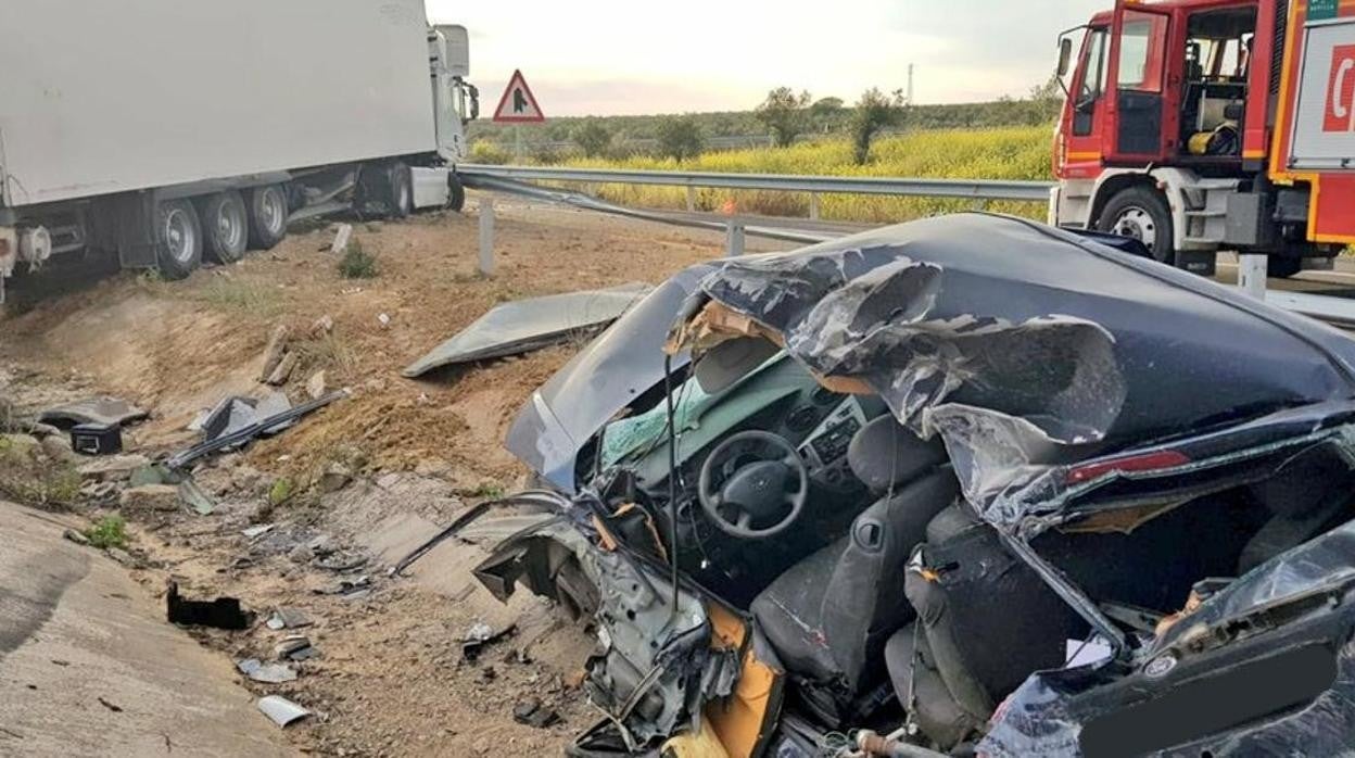 Imagen de archivo de un accidente de tráfico en una carretera