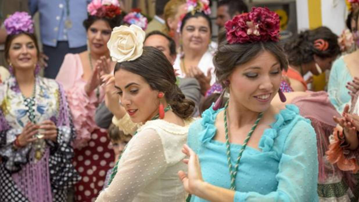 Ambiente en la casa hermandad de la Matriz almonteña durante la pasada romería