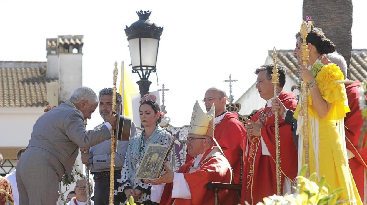 Santiago Gómez Sierra, en plena homilía