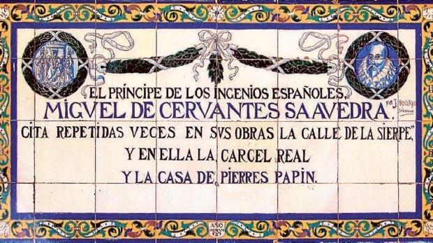 Sierpes, 66. En la fachada del Círculo Mercantil e Industrial