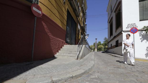 El recorte de ayudas a ascensores y la falta de planes aumentan las barreras arquitectónicas en Sevilla