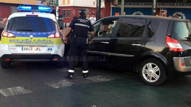 El detenido es un joven de 31 años que conducía temerariamente un Renault Megane por Sevilla