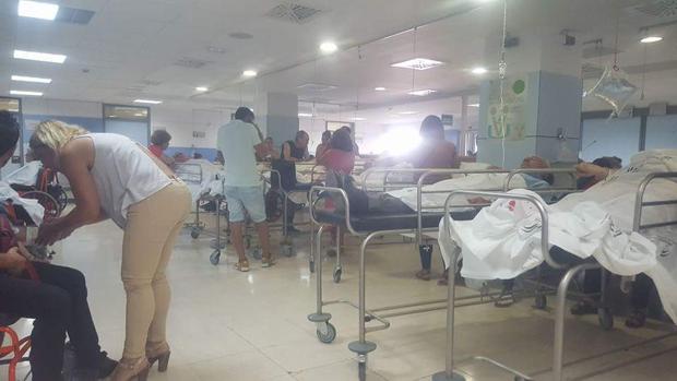 «Estuve doce horas en un pasillo de Urgencias sin que me ayudaran a orinar ni me dieran de comer»
