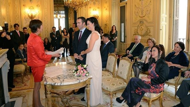 Las parejas prefieren divorciarse antes que casarse en las notarías de Sevilla