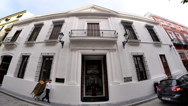 Fachada del hotel de cinco estrellas Mercer, en la calle Castelar