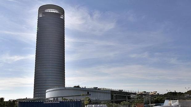 Evacuar la Torre Sevilla: 22 minutos y medio para salvar 1.000 vidas