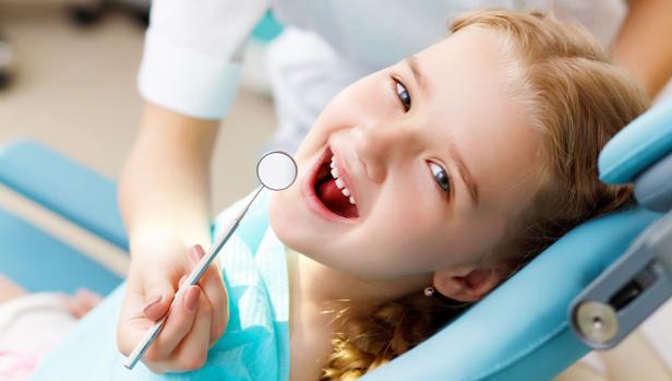 Los niños deben ir a la revisión del dentista cada año