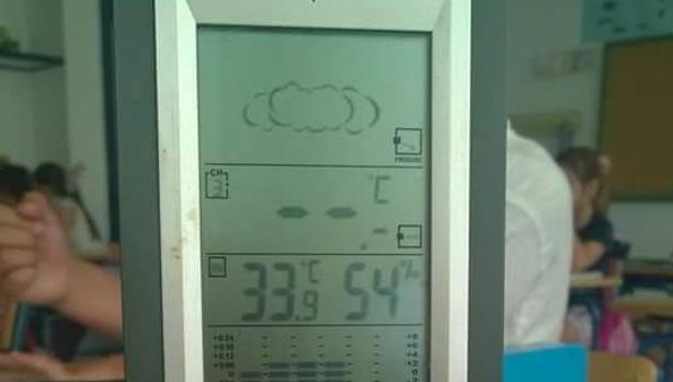 La Junta permite a los padres dejar de llevar a los niños al colegio por el calor
