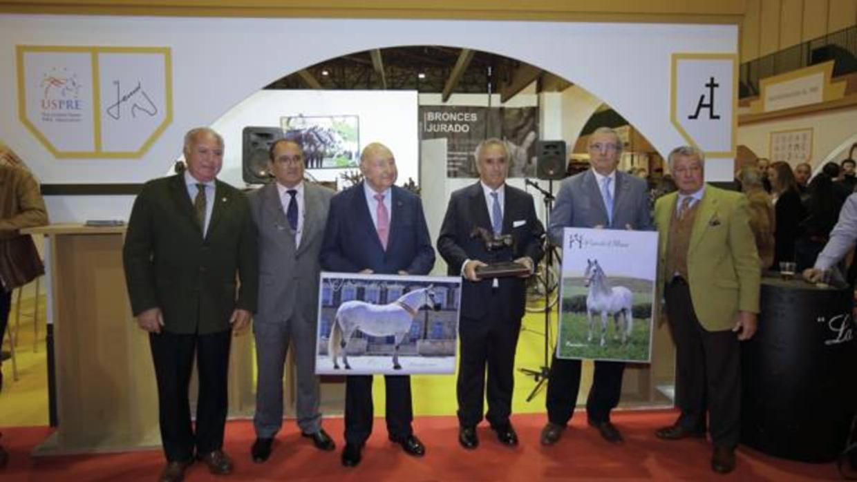 Los homenajeados, con sus premios