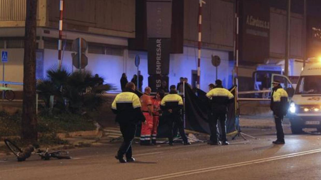 La Policía Local, ene l lugar del accidente