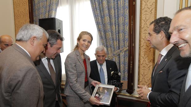 Elena de Borbón: «El Alfonso XIII es un gran ejemplo de la industria turística de España»