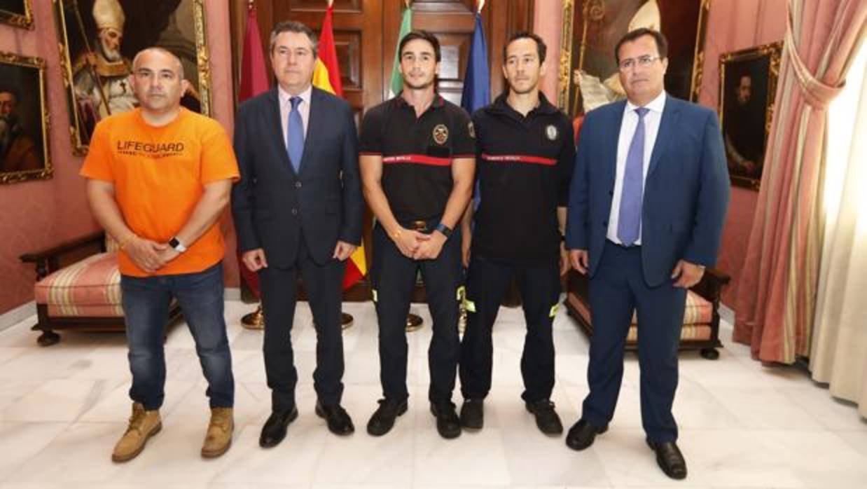 El SAB propone a los tres bomberos sevillanos de Lesbos para ser galardonados por el Ayuntamiento