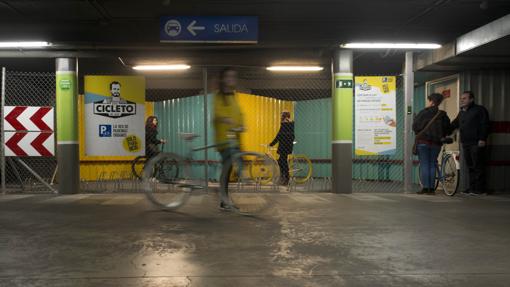 Uno de los aparcamientos de Don Cicleto en Sevilla