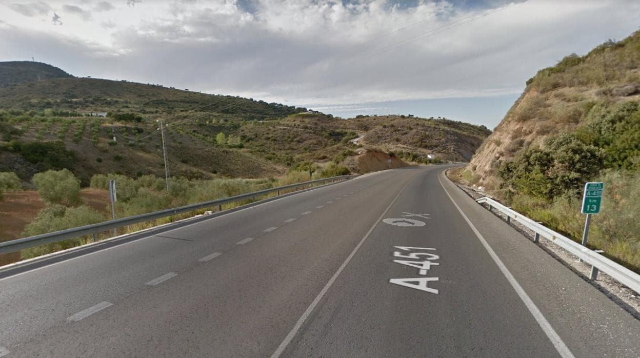Un motorista fallece al salirse de la vía cuando viajaba por la carretera entre Osuna y El Saucejo