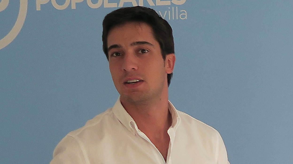 Luis Paniagua, en una rueda de prensa reciente con la presidenta del PP de Sevilla, Virginia Pérez