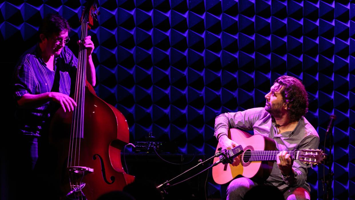 Javier Colina y Josemi Carmona sobre el escenario en «De cerca»