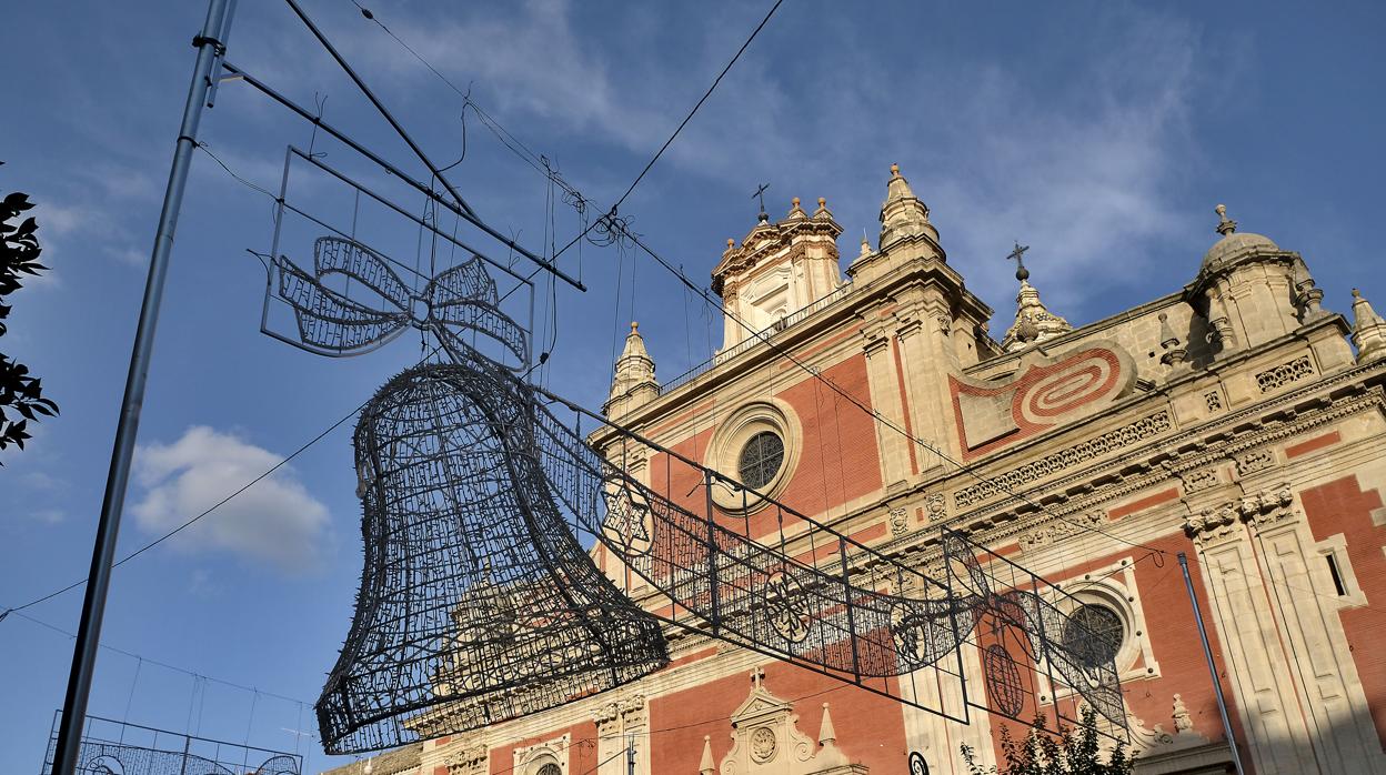 Así son algunas de las luces de Navidad en el centro de Sevilla