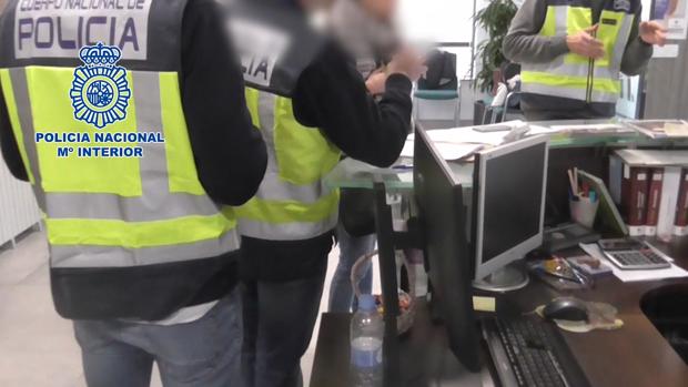 Varias personas detenidas en Sevilla por estafar casi 5 millones a través de una versión de la estafa del Nazareno