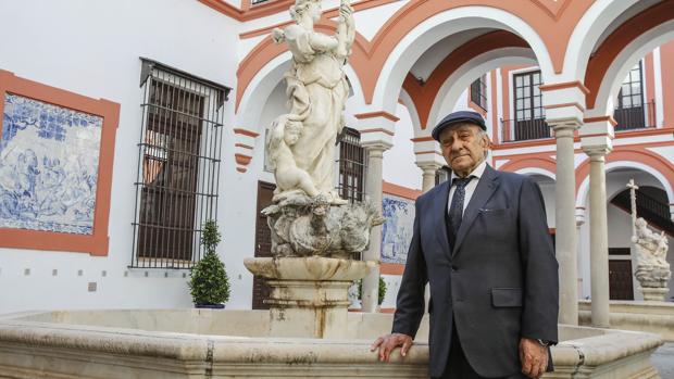 Rafael Jesús Heredia Flores: «A una cuarta de la cara del Gran Poder le canté una saeta llorando»