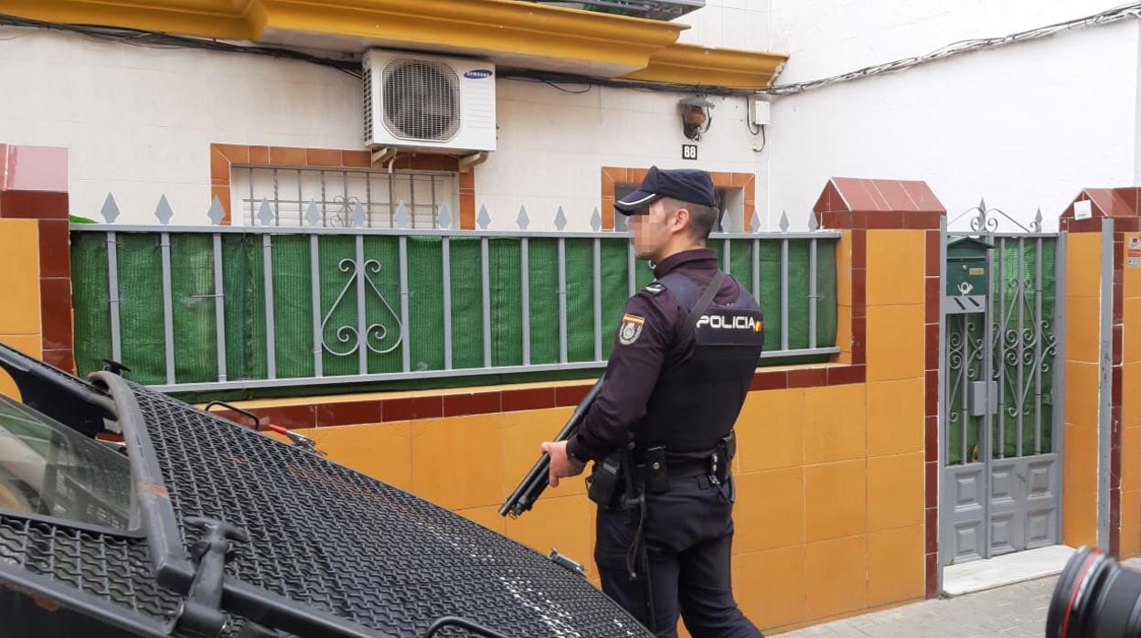 Número 88 de la calle Ortega y Gasset, donde vivía el detenido