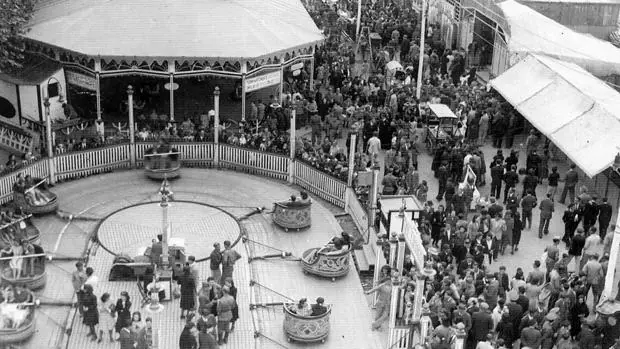Feria de Abril de Sevilla: cuando«los cacharritos» eran «las calesitas»