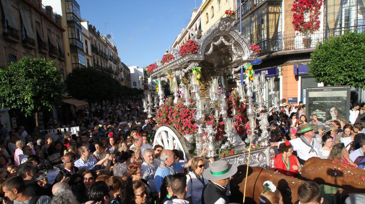 Salida de la Hermandad del Rocío de Triana
