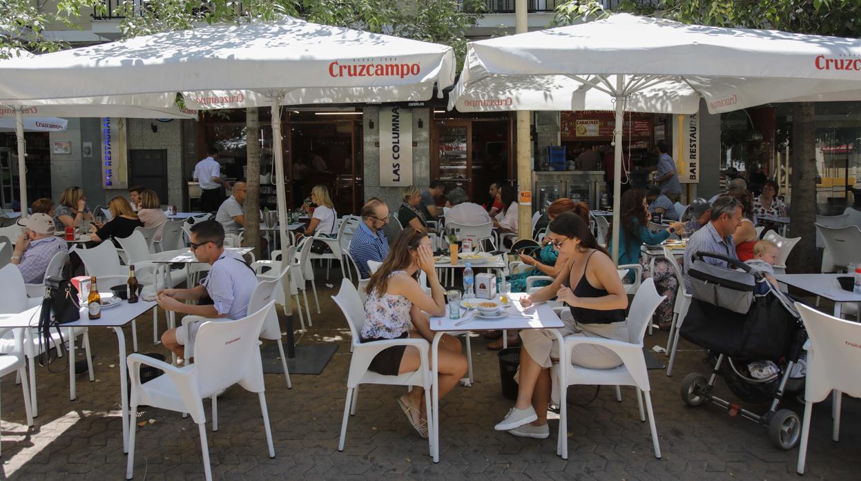Veladores de Las Columnas, un clásico de la Alameda