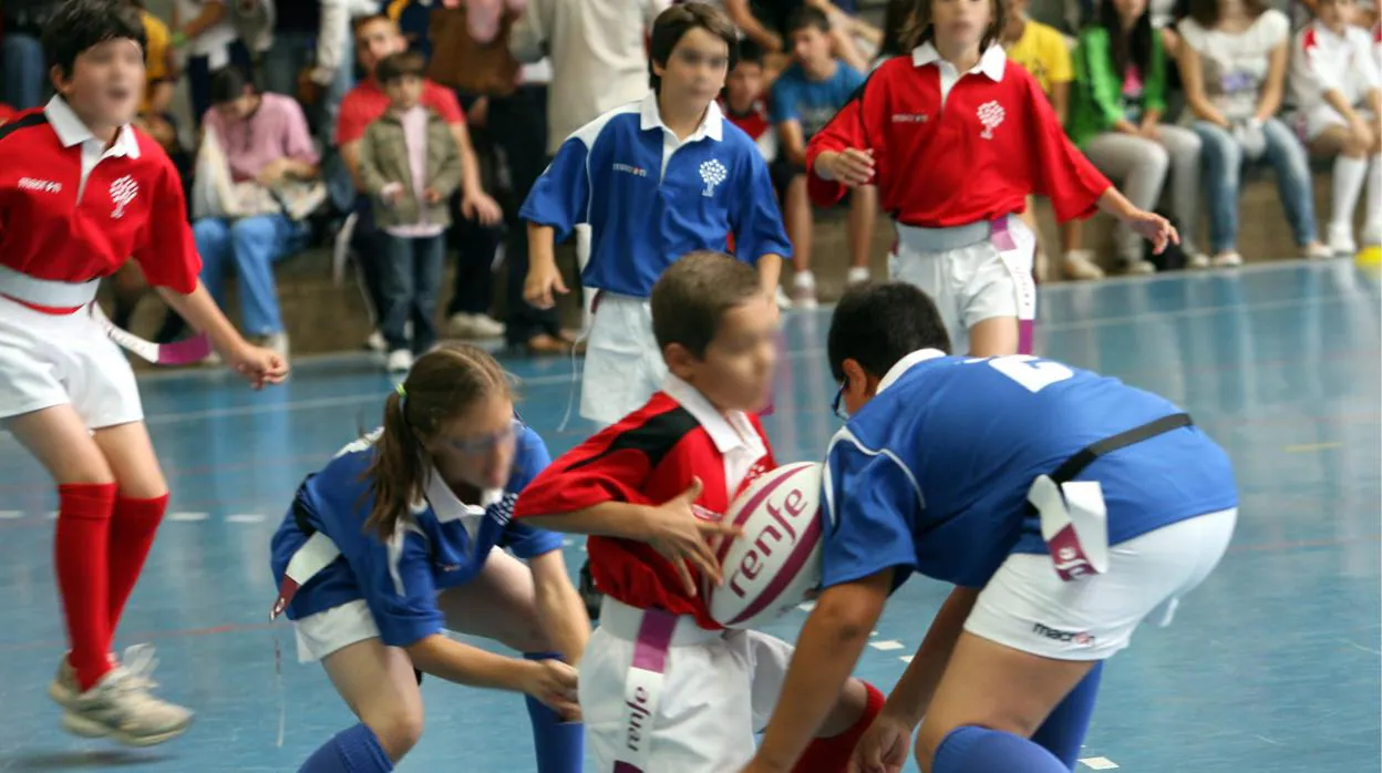 Los niños deben proteger su boca cuando hacen deporte