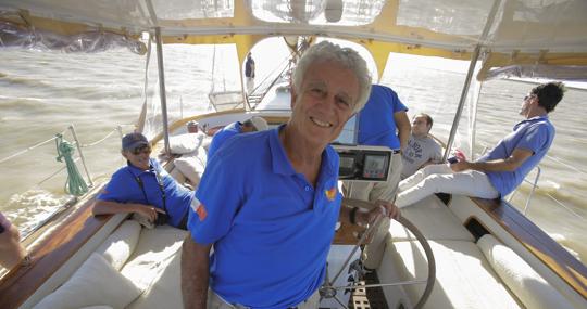 La tripulación en el velero 'Pros' realizará un viaje de 44.000 millas náuticas