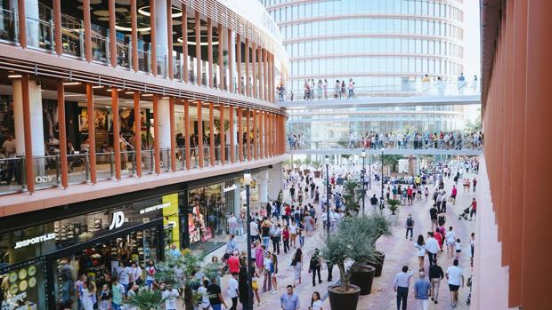 El centro comercial Torre Sevilla supera los ocho millones de visitas