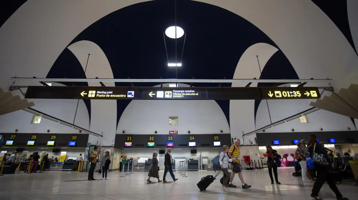Terminal del aeropuerto de Sevilla, que se encuentra ahora en un periodo de remodelación