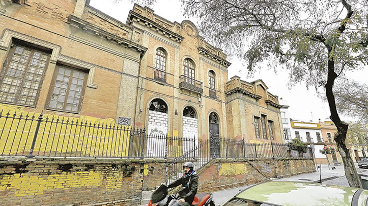 El antiguo colegio de San Bernardo estuvo ocupado desde 1990 y en 2014 se produjo el desalojo del mismo