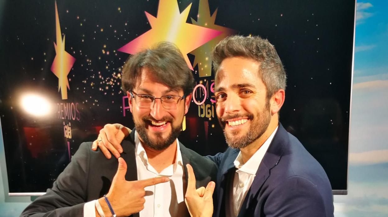 Los presentadores de la gala, José Pablo García Baéz y Roberto Leal