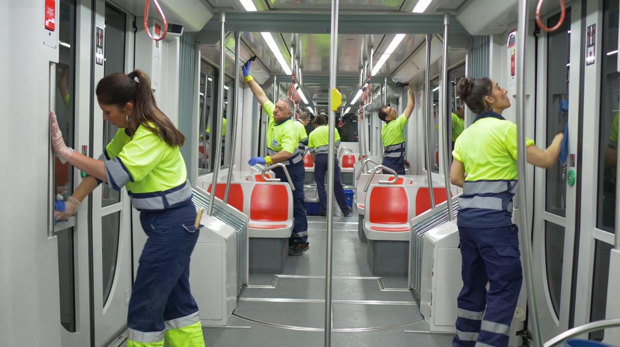 Labores de limpieza del Metro de Sevilla
