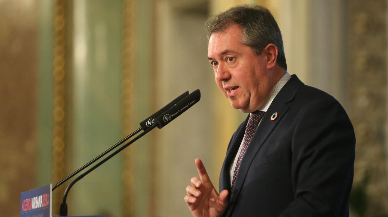 El alcalde agradece a los trabajadores municipales su «trabajo y ...