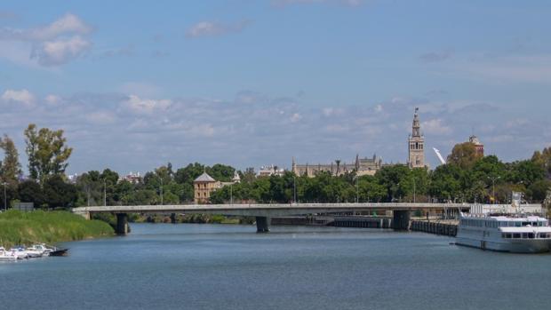 Día 47 de encierro en Sevilla: un puente que esta vez no hace falta tomar